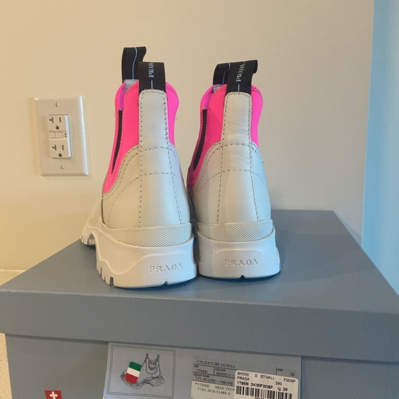 Prada round toe ankle boots - Picture 3 of 7